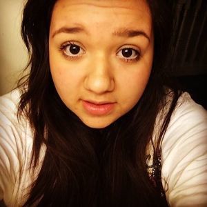 Meet your Posher, Claudia