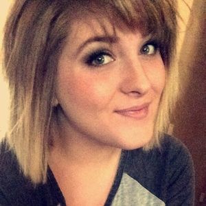 Meet your Posher, Deanna