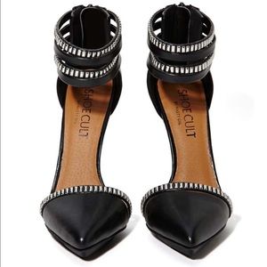 Height: 7.5"/19cm Platform Height: 4.75"/12cm