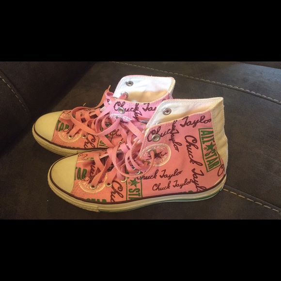 Chuck Taylor Signature Converse