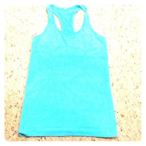 Lululemon workout top