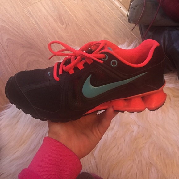 Size 6 Nike shoes