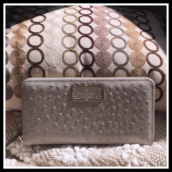 KATE SPADE NEDA WALLET IN SIDEWALK - NWT - Picture 2 of 4