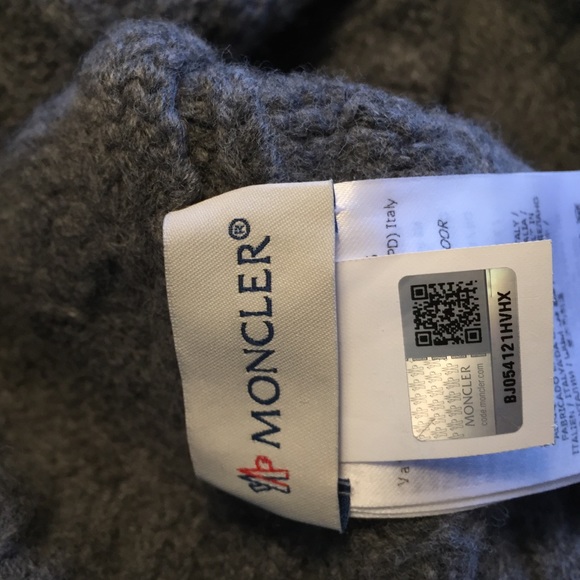 Moncler hat