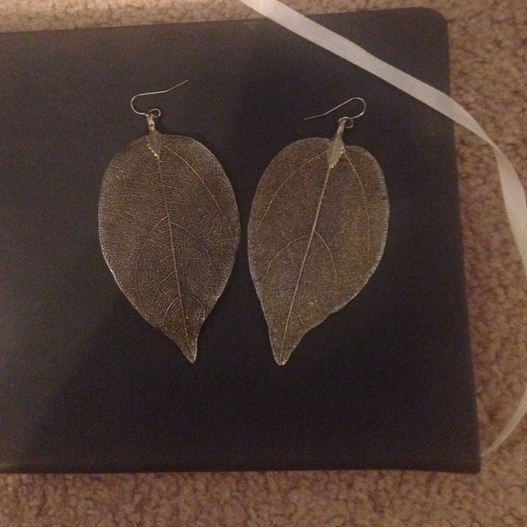 Leaf earrings