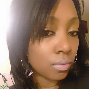 Meet your Posher, Adrienne