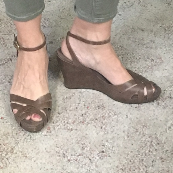 Ugg brown wedge ankle strap sandals