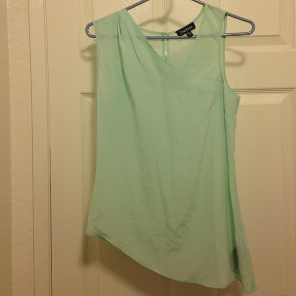 BEBE sleeveless Blouse