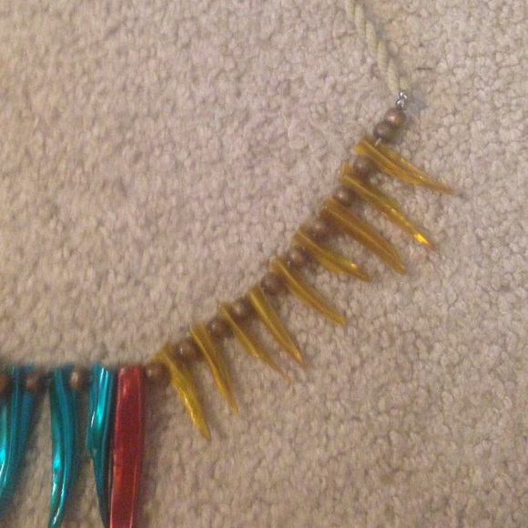 NeckLace - Picture 4 of 4