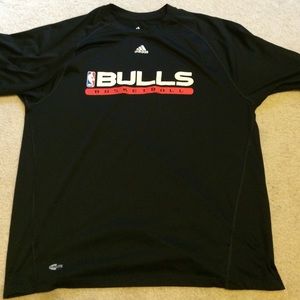 Adidas Mens Chicago Bulls team warmup shirt