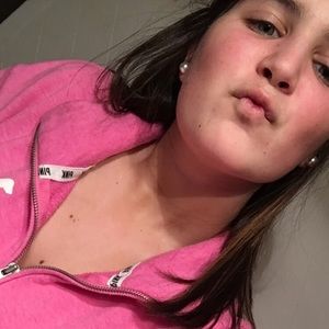 Meet your Posher, Cortney