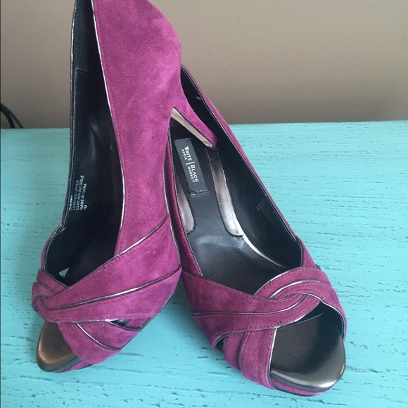 White House Black Market Shoes - White House black market plum peep toe pumps