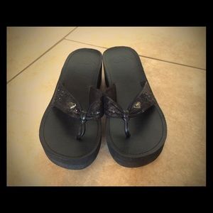 Platform foam and leather sandals with sequins