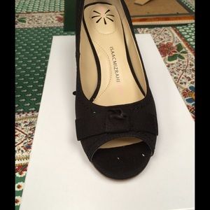 Isaac Mizrahi open toe fabric wedge shoe.