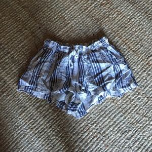 Roxy Oceanside Shorts size medium