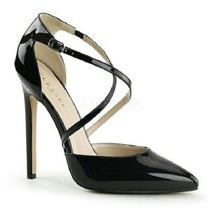 LACK PUMPS WITH CROSS OVER STRAPS