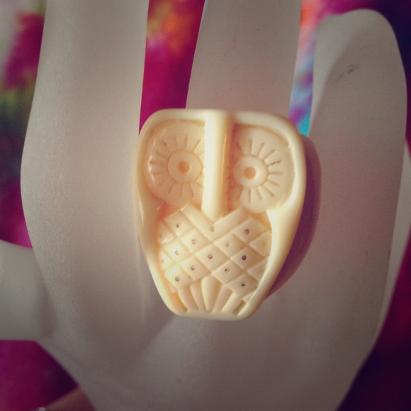 Cream Owl Ring