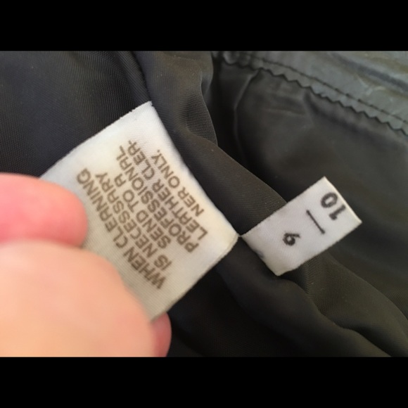 Long Black 100% Leather Skirt with Back Slit - Picture 4 of 4