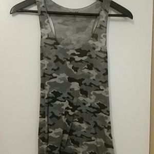 Grey camo tank top SIZE:SM