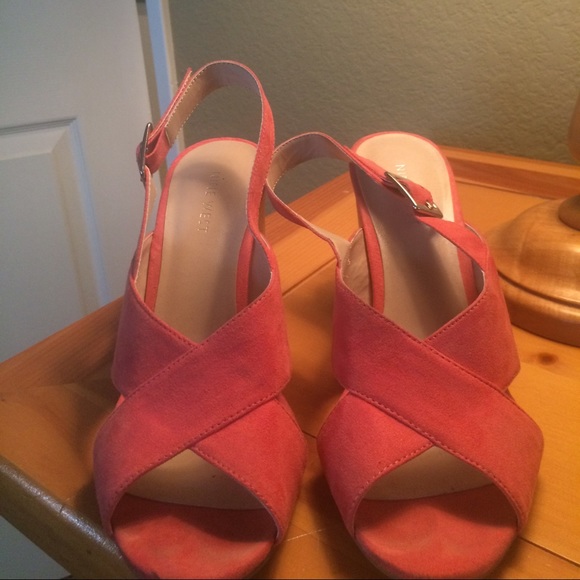 Nine West coral heels