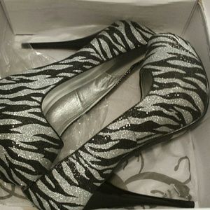 Zebra print silver and black heel