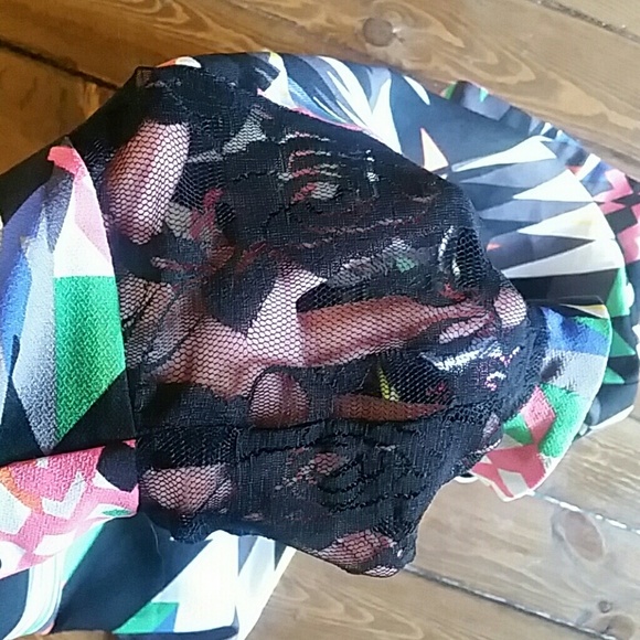 Multicolored short sleeve blouse - Picture 3 of 3