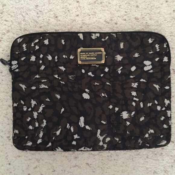 marc jacobs macbook case