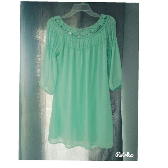 Cute mint dress!