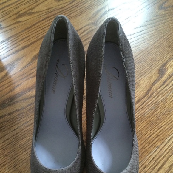 Delman 'Shari' Grey Ashtrakhan Pumps-NEW size 8.5
