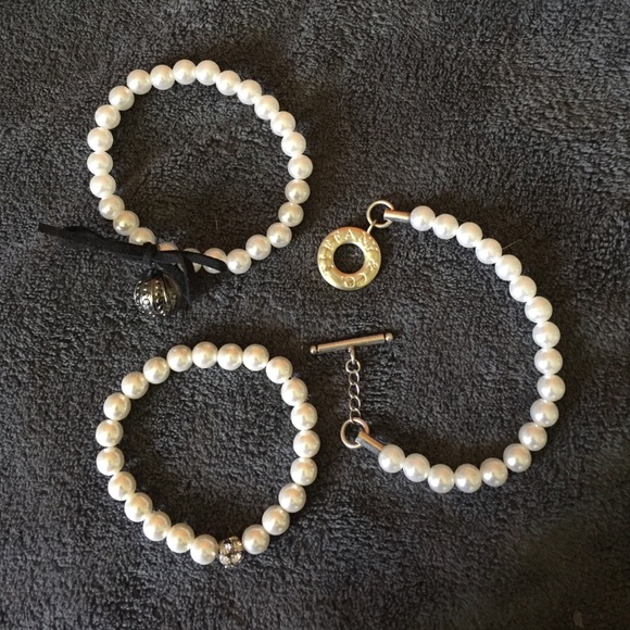 Three pearl bracelets (can be sold separately)