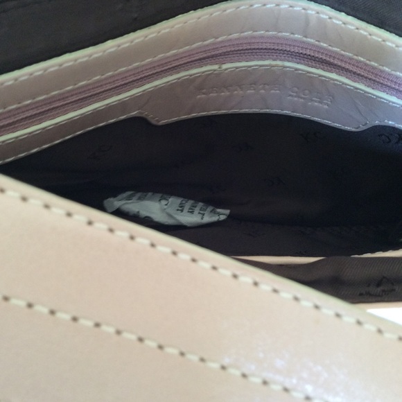 NWOT - KENNETH COLE Purse - Picture 4 of 4