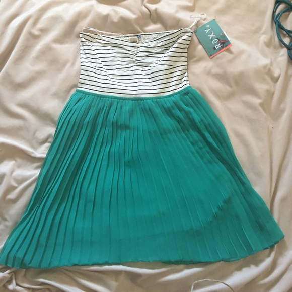 NWT roxy dress medium - Picture 1 of 4