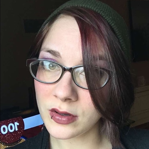 Meet your Posher, Brenda