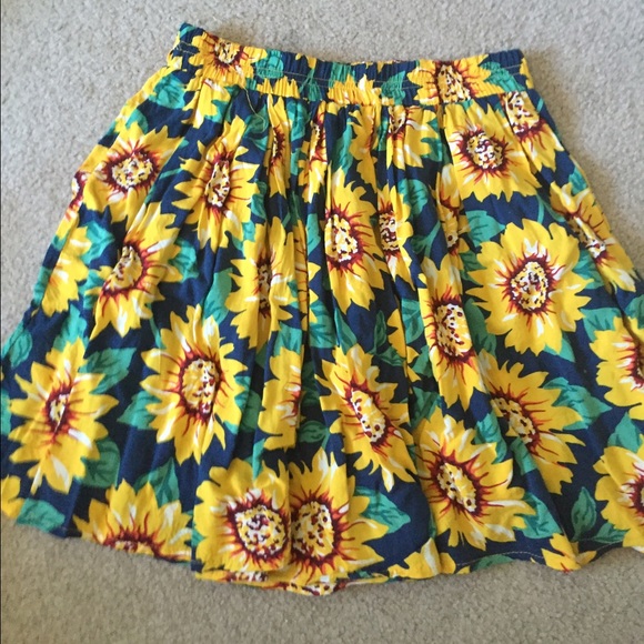 Brandy Melville Sunflower Skirt!