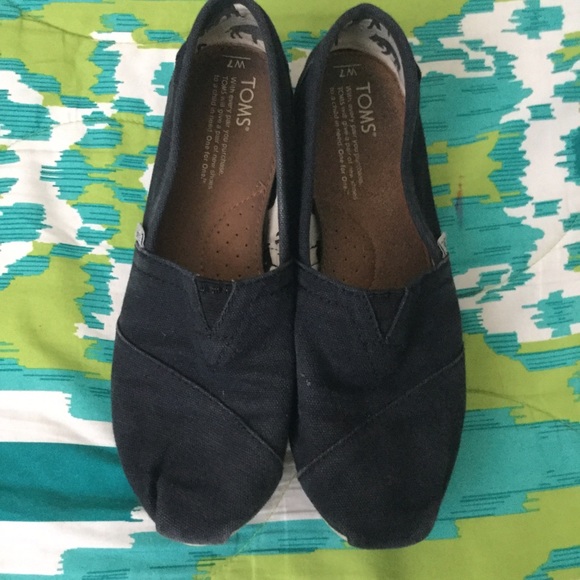 Black toms