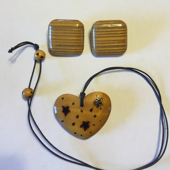 Wooden earring and wooden heart necklace - Picture 1 of 1