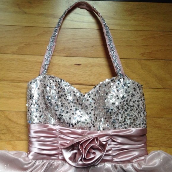 BEAUTIFUL light pink dress!