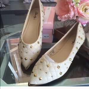 Off white studded pointy toe flats