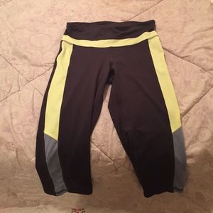 Mid calf work out leggings