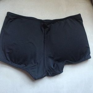 Butt pad shorts