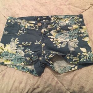 Flirty floral shorts