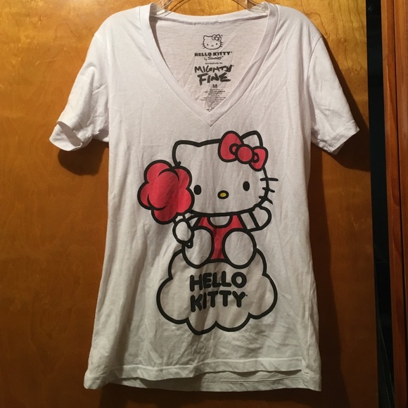 Tops - Hello kitty tshirt
