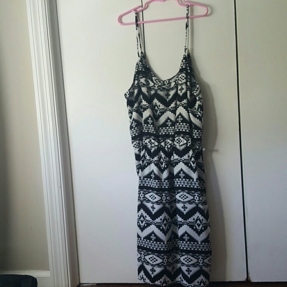 Dress - Picture 4 of 4