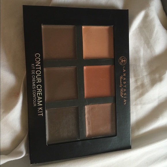 Beverly Hills Anastasia contour kit💓