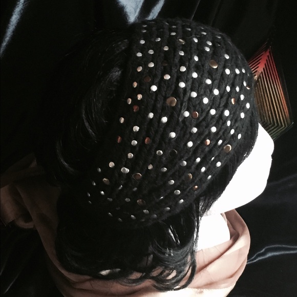 Beautiful wrap around ( Black Rivet) hat 😍 - Picture 2 of 4