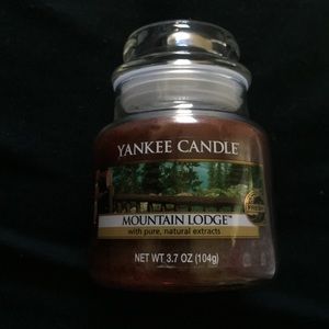 2 Small Yankee Candles - Mountain Lodge Scent