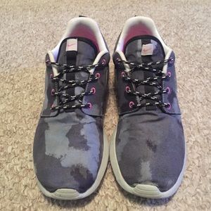 NIKE CAMO ROCHE RUNS!!!