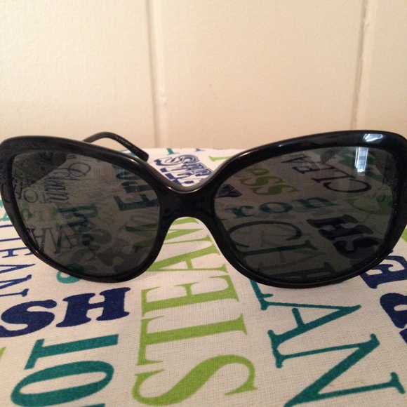 💯 Burberry sunglasses