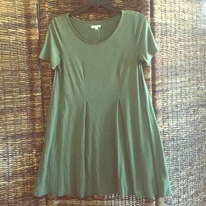 Green t shirt dress fitted around the chest!