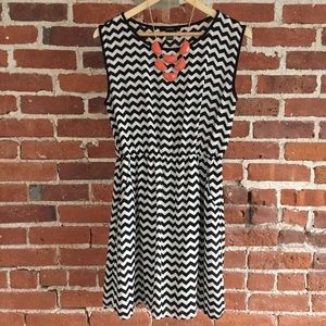 NWOT Forever 21 Chevron Dress